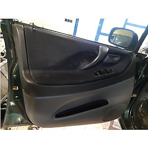 Suzuki Liana Bal Első Ajtó