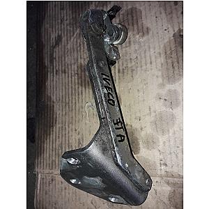 Iveco Daily Jobb Tolóajtó Alsó Görgő